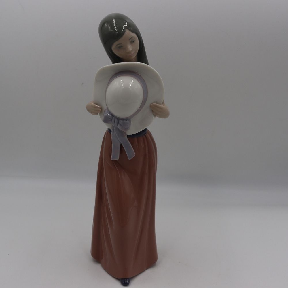 Lladro 5007 Bashful Girl Figurine Pink Dress & Hat Porcelain Spain 10”